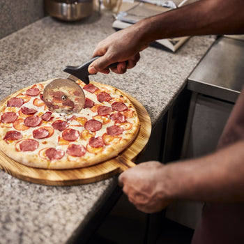 Pizza Hazırlık Tezgahı   - 2100x800mm - 3 Kapılı - Soğutmalı Vitrin Dahil - 10x GN 1/3